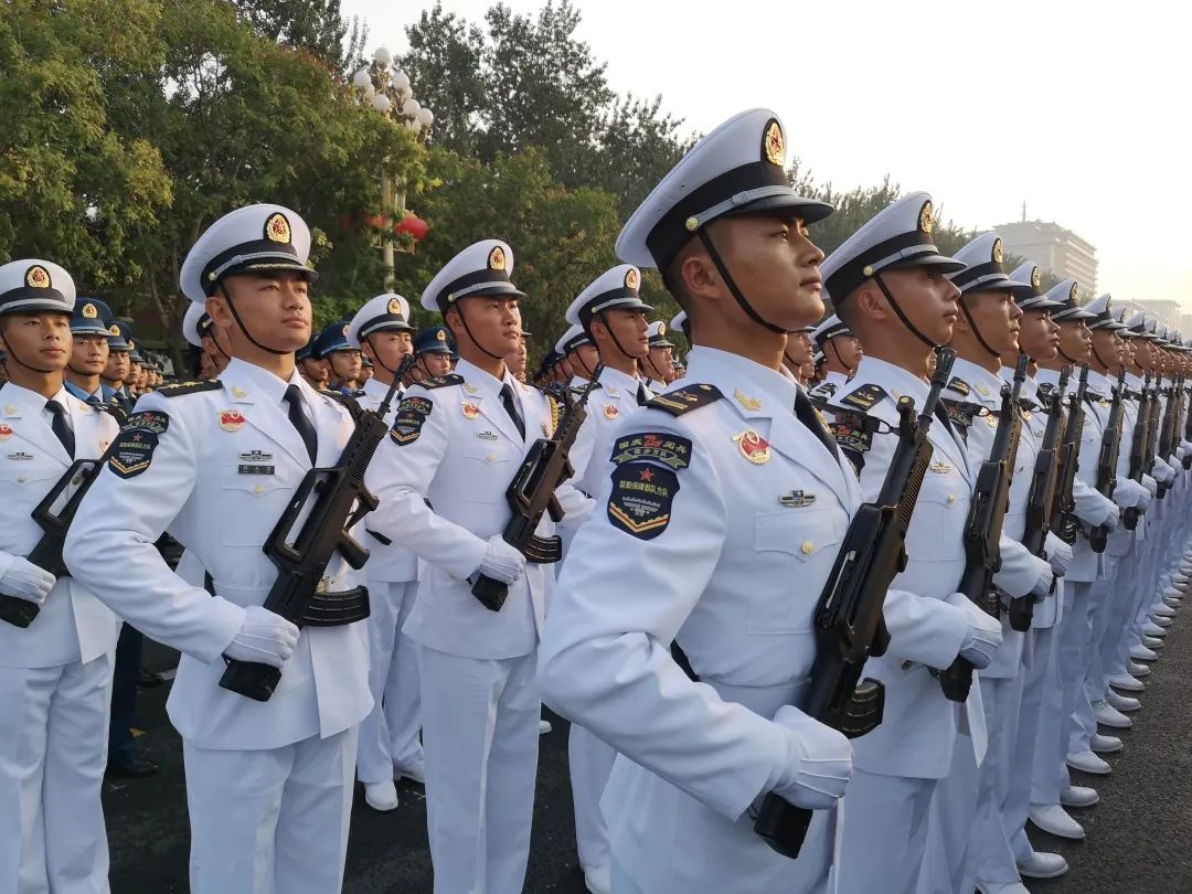 了不起的中国军人丨二十大代表向跃东：一路风驰电掣，只因心中有梦