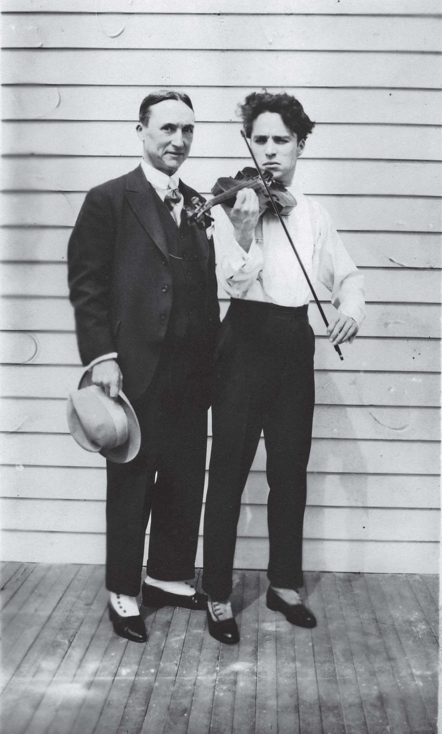 喜剧大师卓别林成名故事,喜剧大师卓别林无厘头