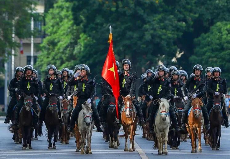 阿迪耐克搬到越南了吗,耐克和阿迪为什么把工厂迁到越南