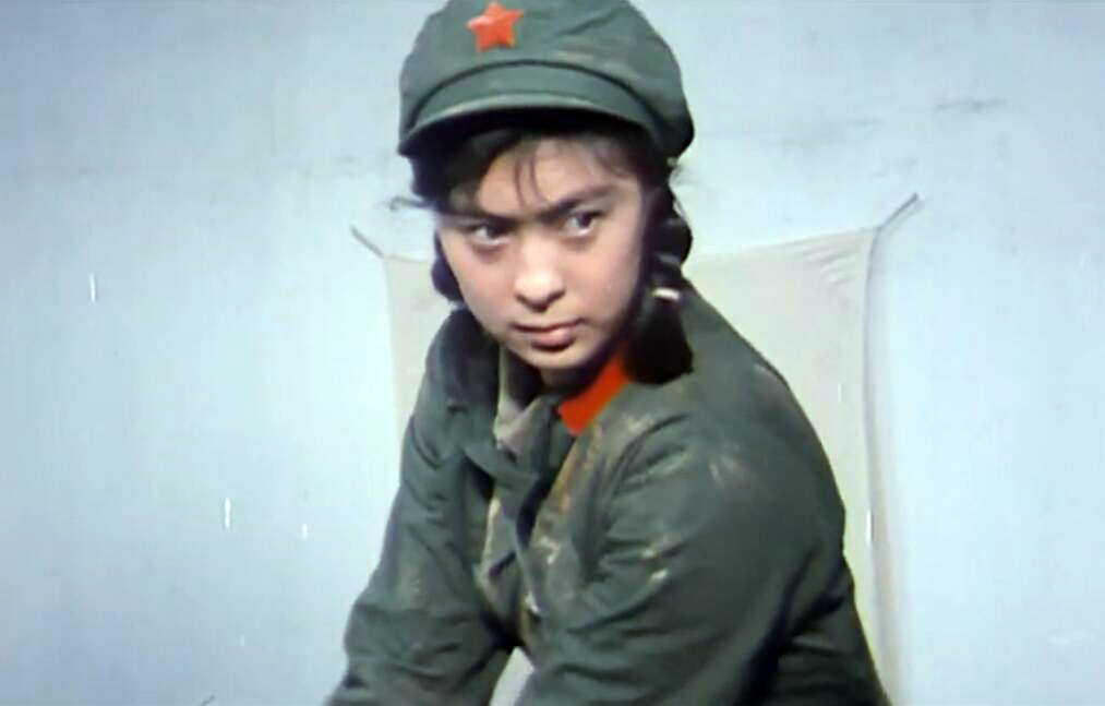 刚打完玻尿酸就别来尬演女兵了这5位女星演女兵让人看着真难受