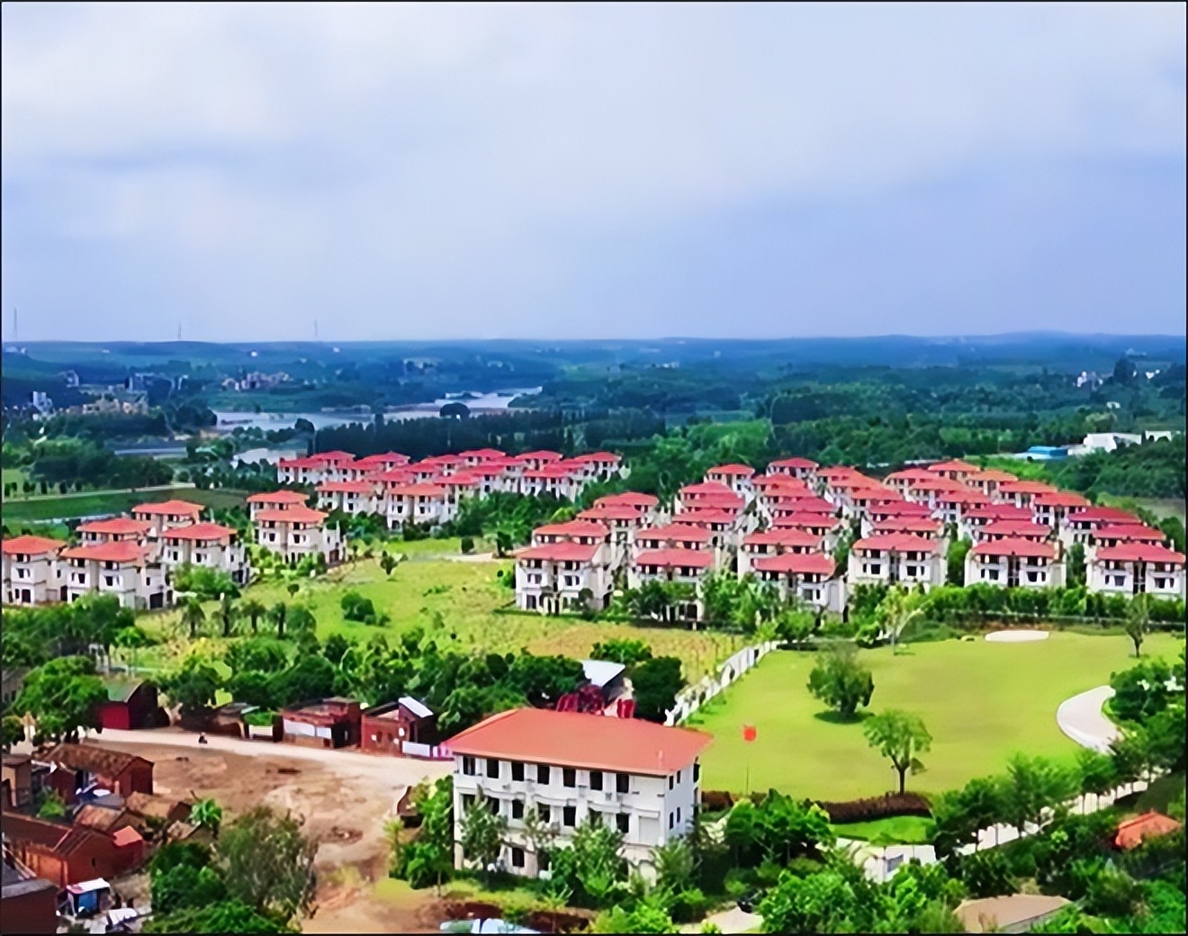 粤西别墅村,湛江天地1号老板送别墅