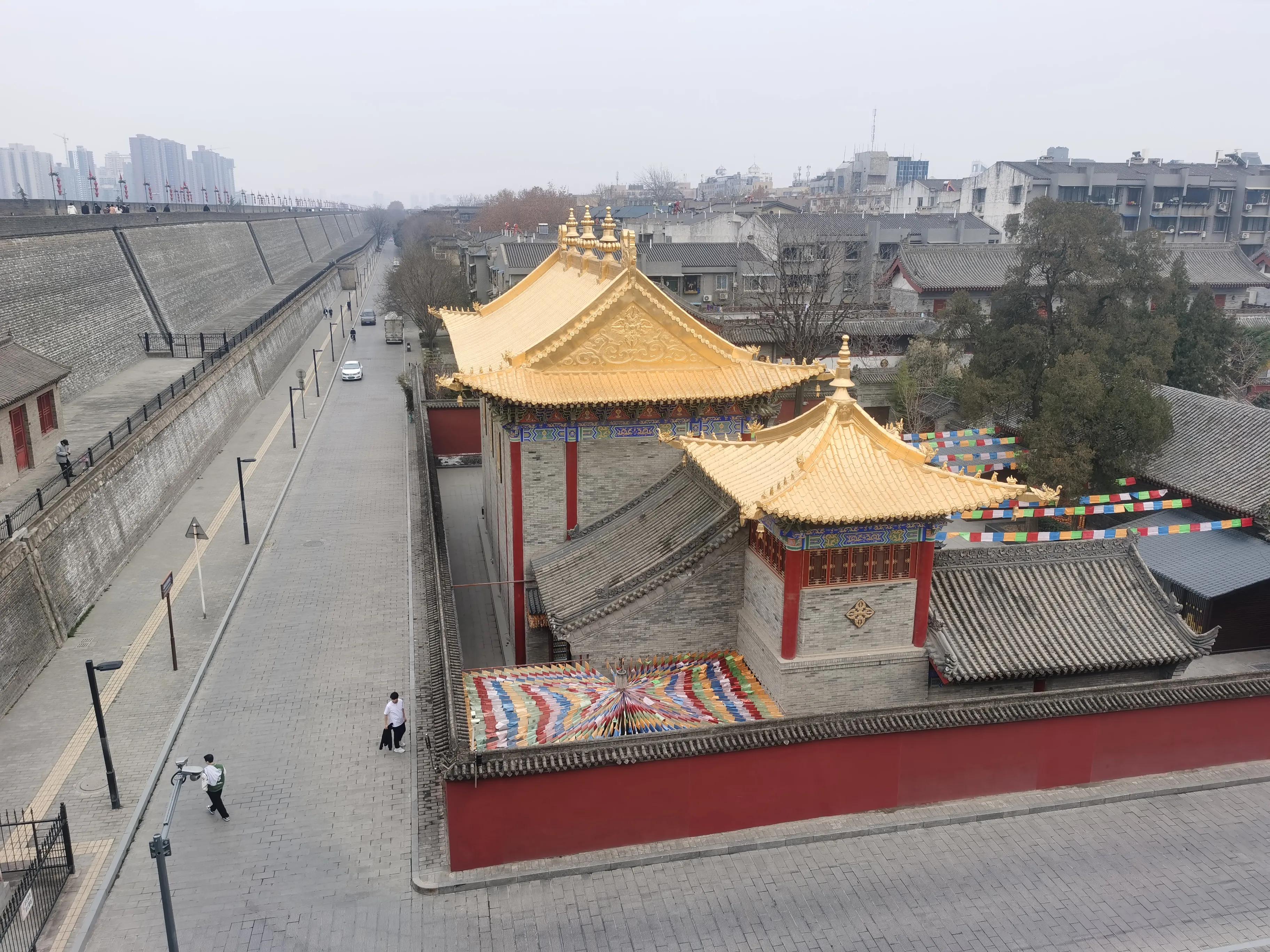 西安城墙城砖为什么是1984,西安城墙的砖全是现代的吗