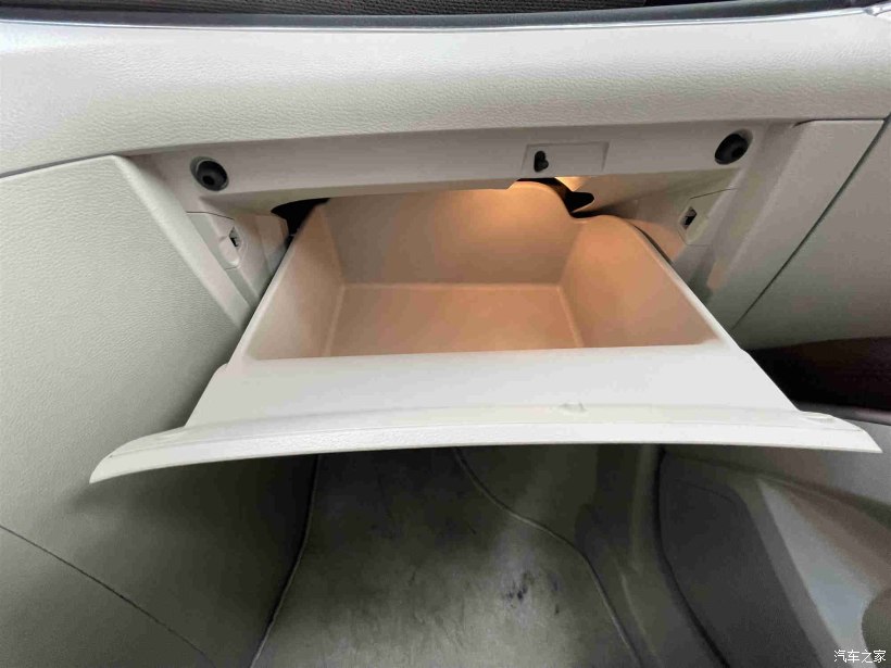 对比试驾gl8与m8,20年以上的老gl8值得购买吗