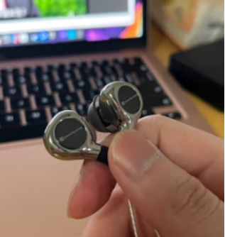 头戴式耳机推荐学生党好看,头戴式耳机推荐学生党不漏音