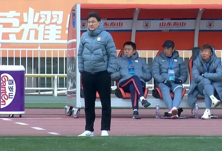 山东泰山迎战上海海港首发,山东泰山战胜上海海港队
