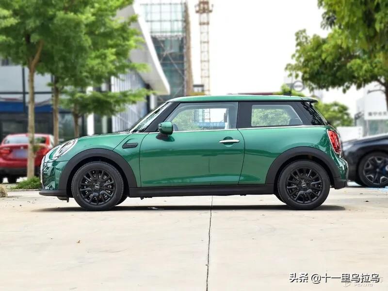 力帆320mini,外形类似mini的车