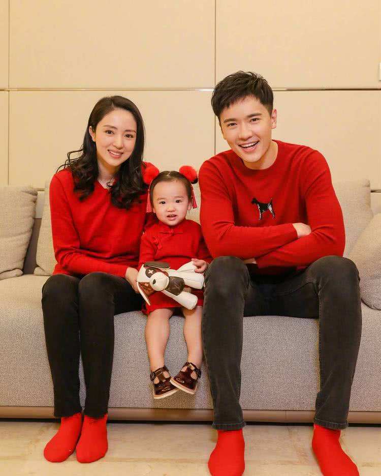 董璇高云翔离婚了没,董璇与高云翔离婚后现身活动