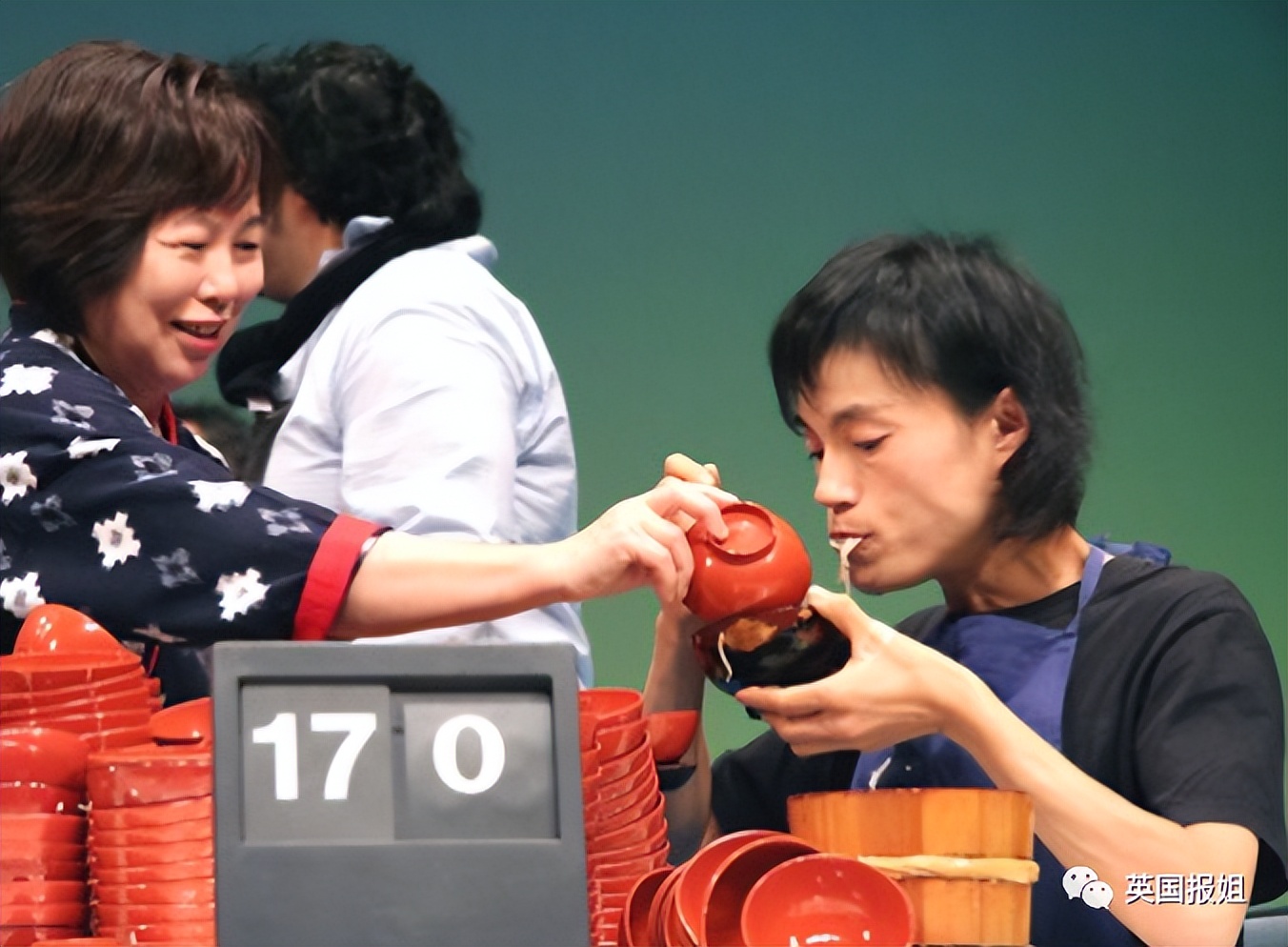 日本著名女大胃王去世！10分钟吞399碗面，暴食背后故事让人心碎