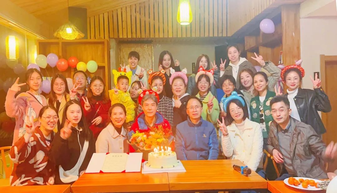 【物见·70年深爱】第35期：从青丝到白发的坚守，从茫然走向豁然