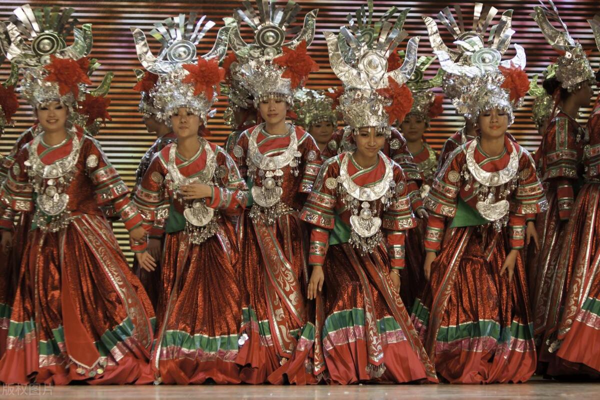 各民族文化都是中华宝库中的瑰宝,各个民族文化都是中华的瑰宝吗