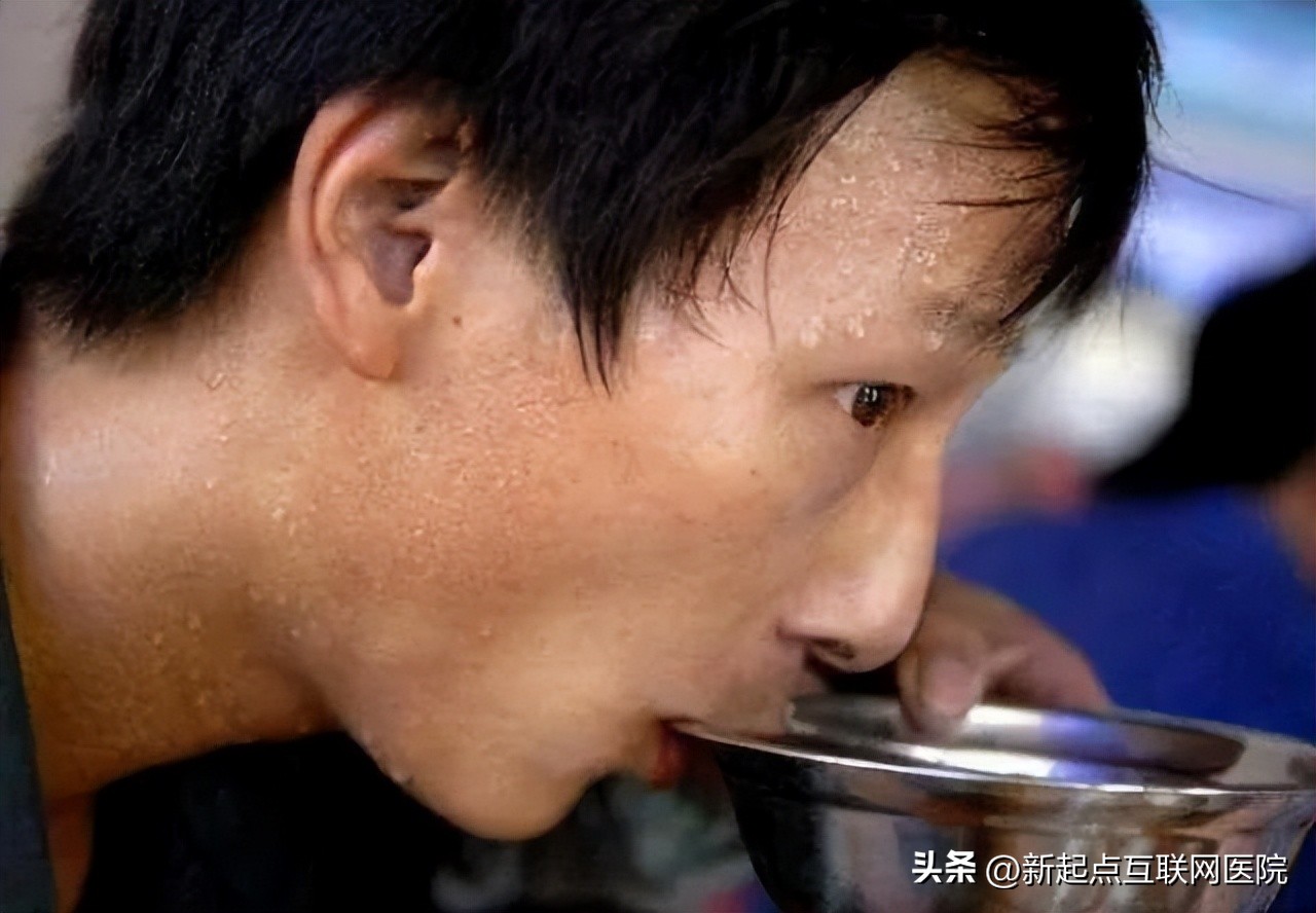 爱出汗和不爱出汗的人谁更健康呢,一动出汗和半天不出汗哪个更健康