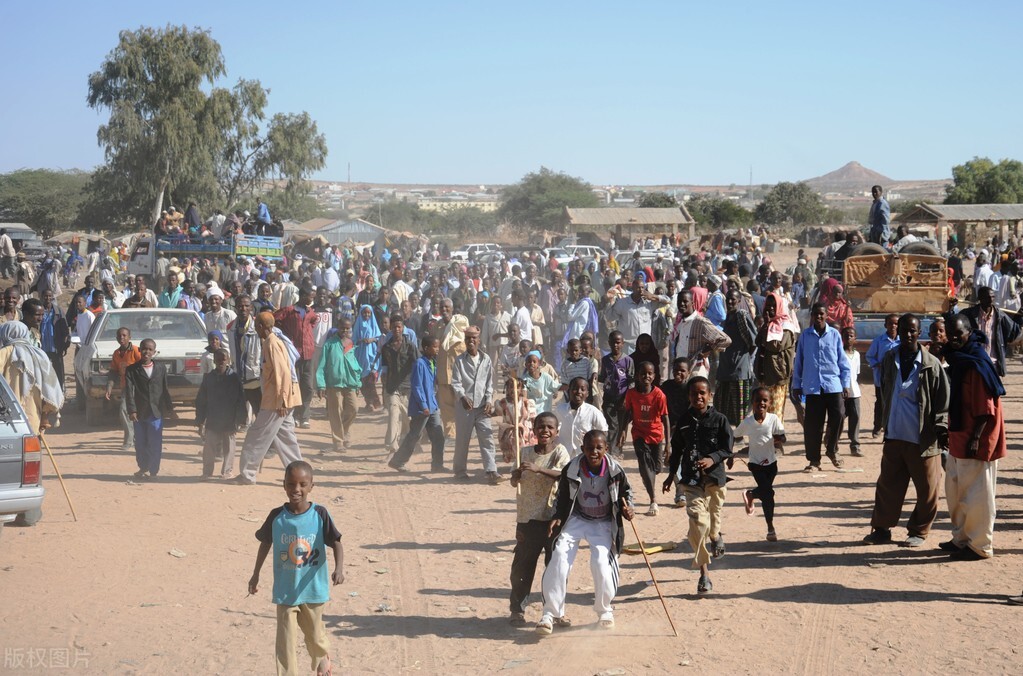 舰在亚丁湾,海盗去索马里