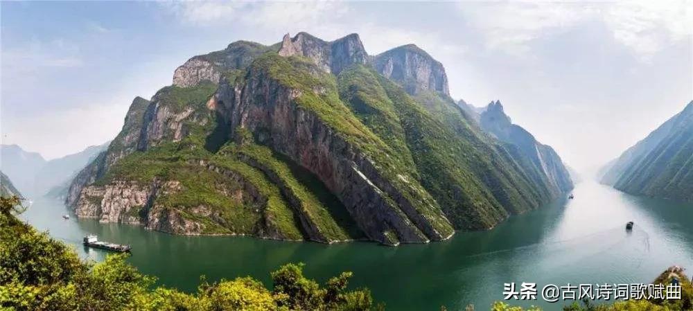 描写祖国大好河山风光的诗句古诗,描写祖国山水风光的诗句古诗