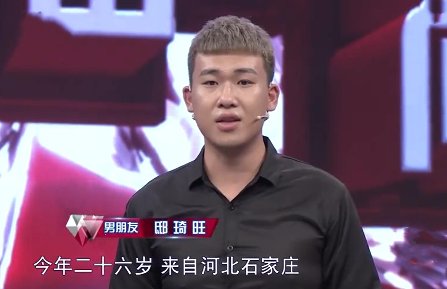 侏儒网红李会娟穿婚纱,侏儒症李会娟抖音