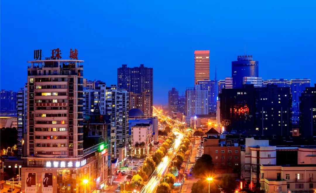 70-2002.8镜头尺寸,70-2002.8长焦镜头