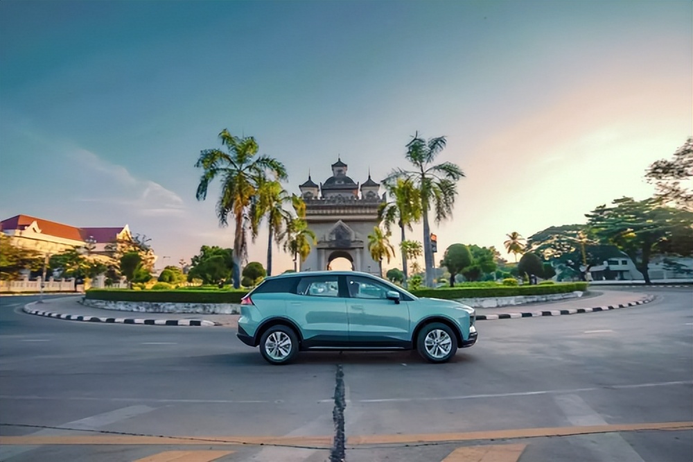 爱驰u5内饰效果图大全,爱驰u5新款黑科技