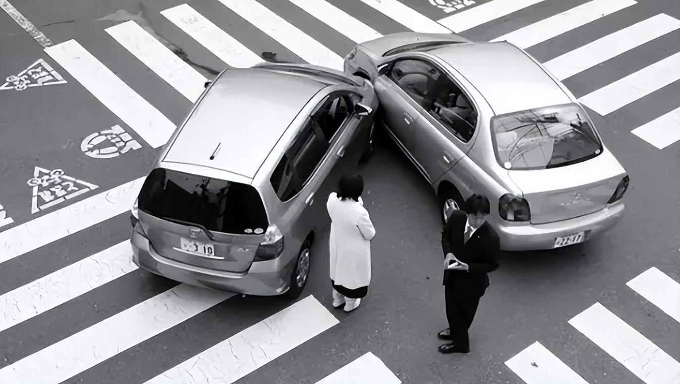 96年台湾富家女与*小平邓**警卫员订婚,女方母亲:娶妻聘金要100万