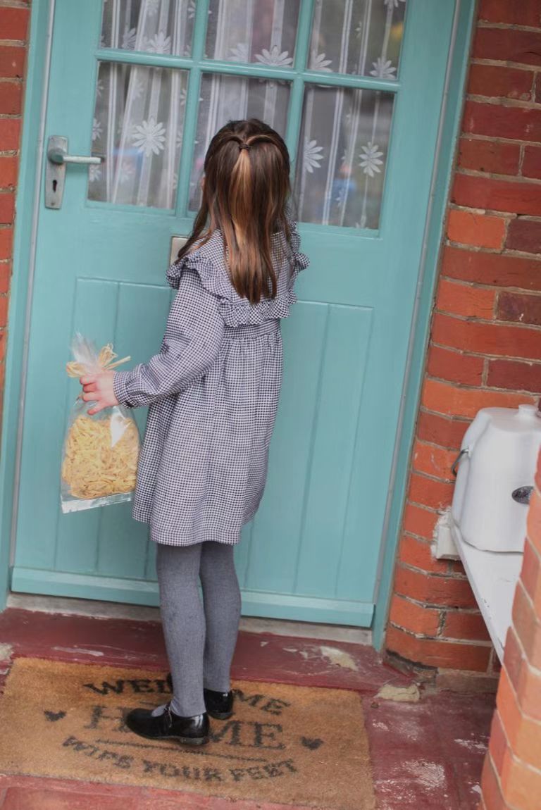 王诗龄芬迪套装,王诗龄衣服最贵多少钱