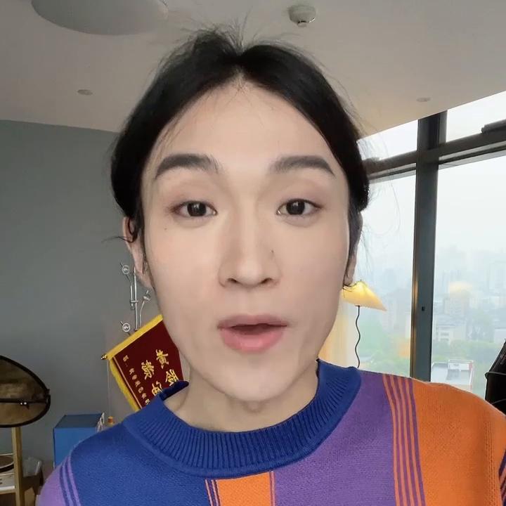 前胸后背腿上长包包,后背长了好多小包包