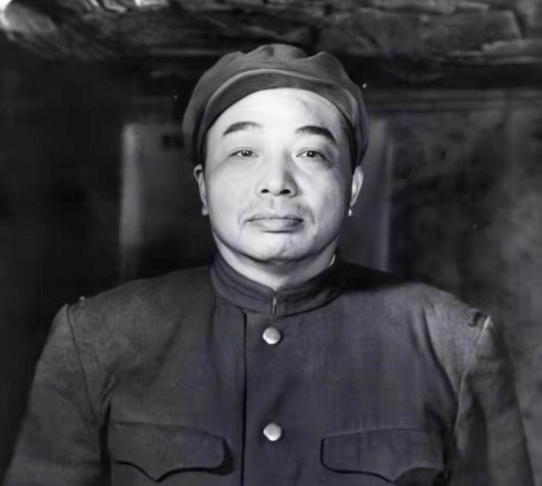 美国记者长津湖被志愿军俘虏，却靠拍照赚百万美元，成人生赢家