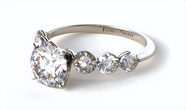 杭州钻戒定制样例,济南钻戒定制哪里比较靠谱