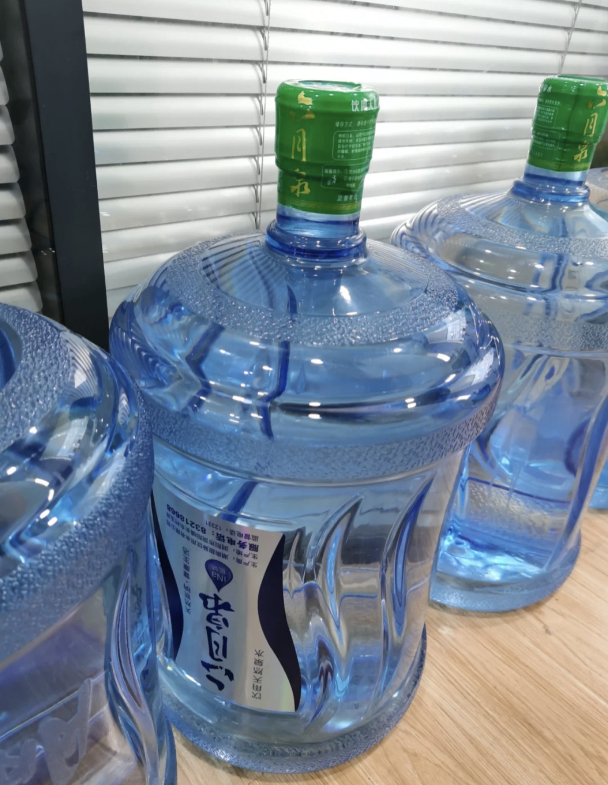 桶装水干净还是净水器的水干净,净水器的水干净还是桶装水干净