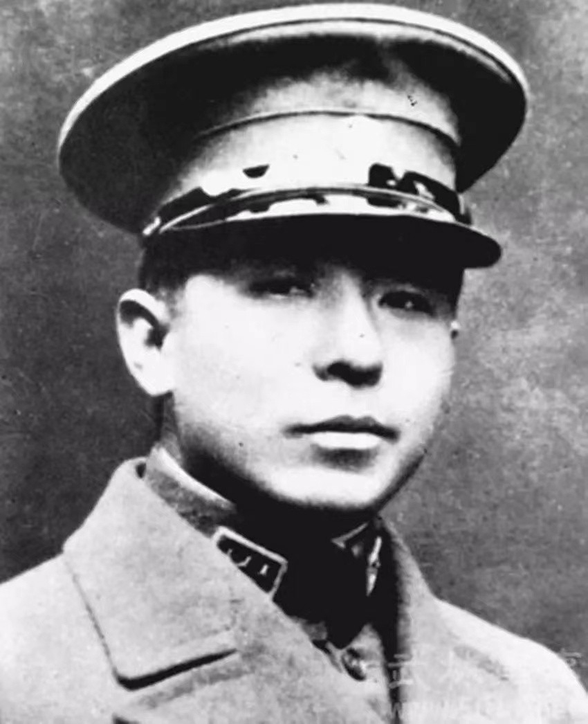 91年吕正操赴美探望张学良，张学良见他好奇问：你咋跟着周恩来了