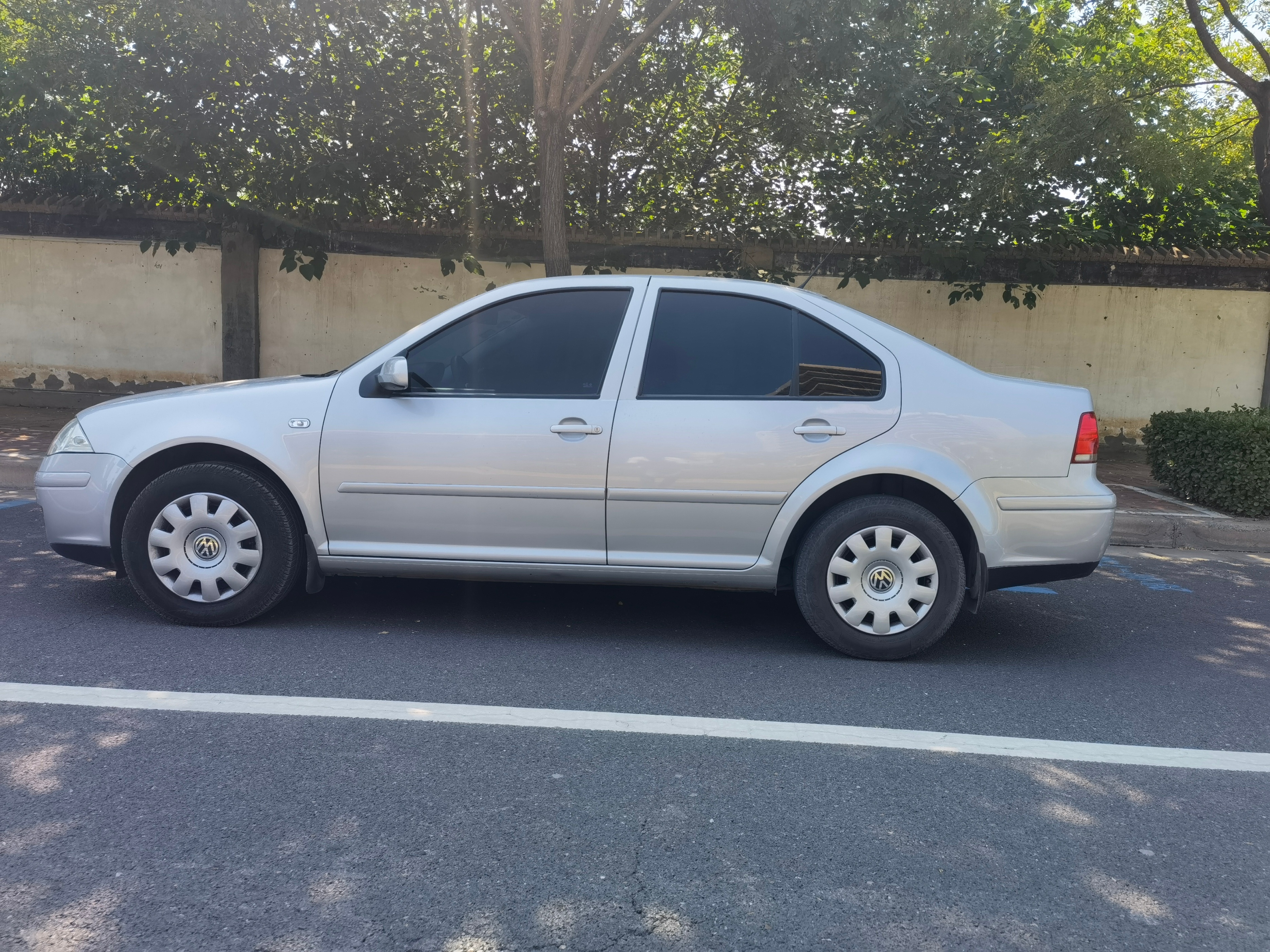 19年6万公里新宝来还值多少钱,宝来前保险杠喷漆多少钱一个