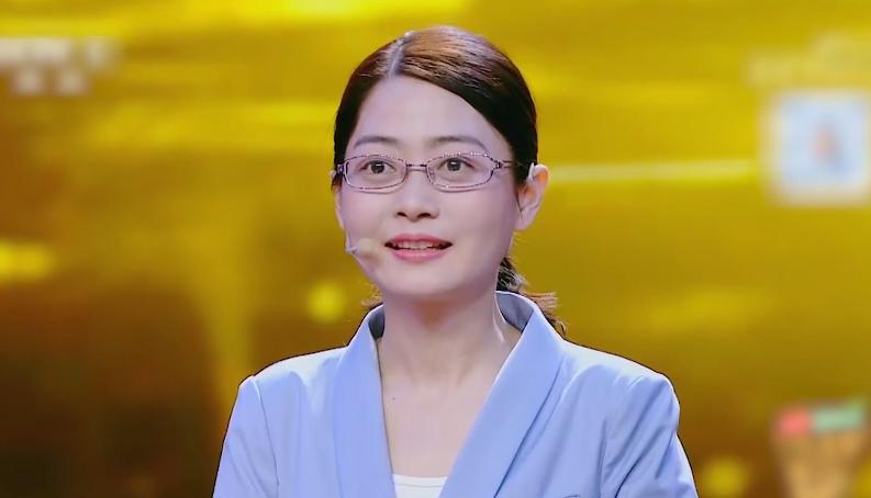 声临其境董卿到场全员起立,董卿出场众人起立