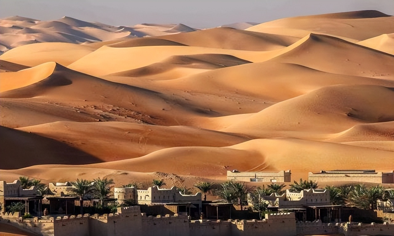 沙特为什么没有选择中国，而让美国承包中东全部基建，忘恩负义！