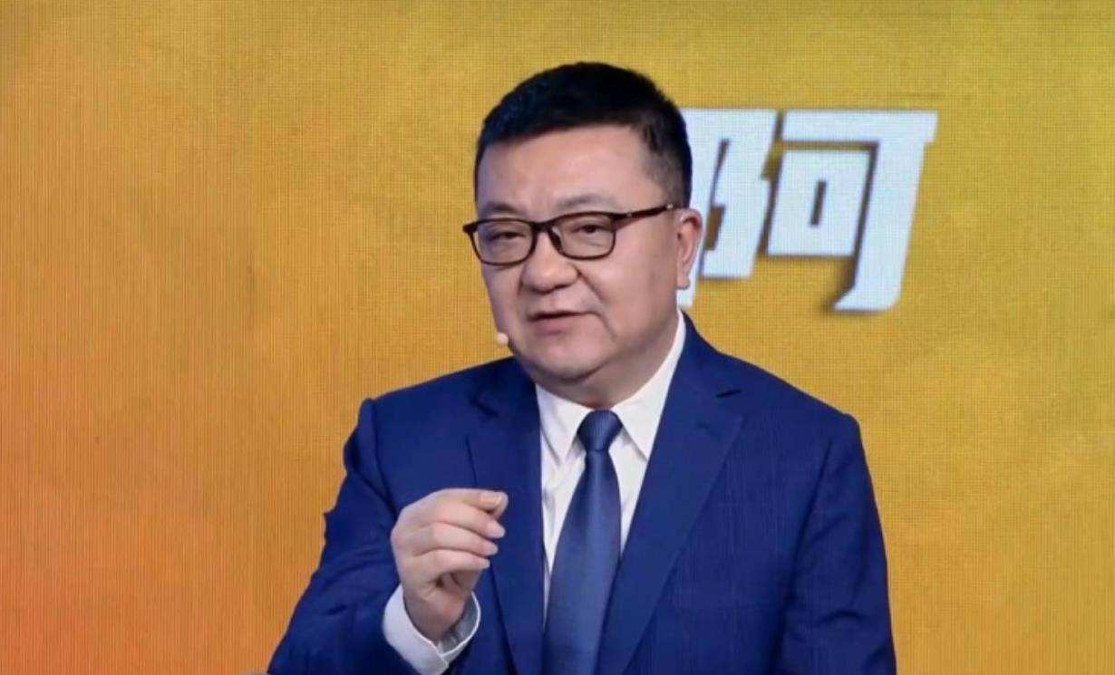 李霄鹏按照球迷要求排兵布阵董路,李霄鹏公开道歉