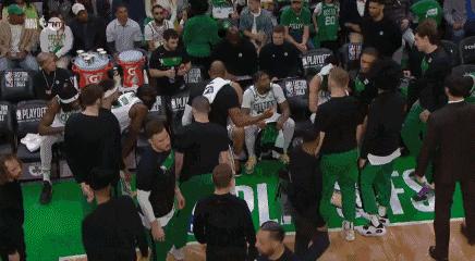 巴特勒关键时刻致命5分杀死比赛,巴特勒上场17分钟怒砍两分