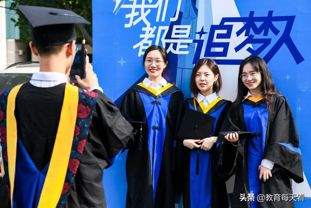 2022年工资最高的城市排行榜,2022年全国城市平均工资排名