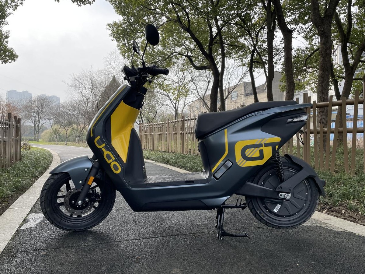 爱玛和雅迪电动车哪个好更实惠,爱玛和雅迪电动车哪个好又耐用