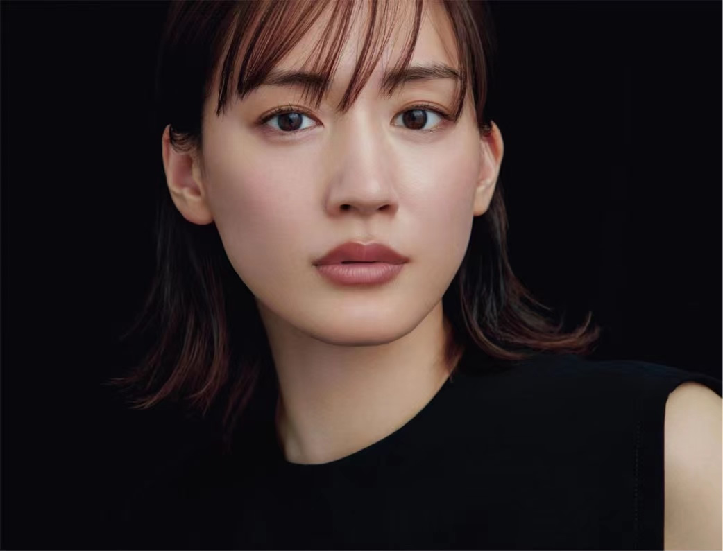 又美又飒黑色系甜酷辣妹穿搭,全黑look怎么搭配才又飒又美组图