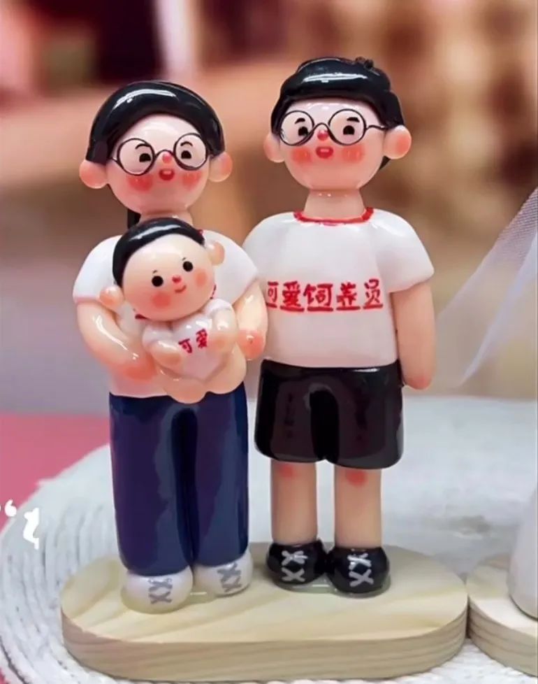 90后泥塑师,软陶手工人偶女孩