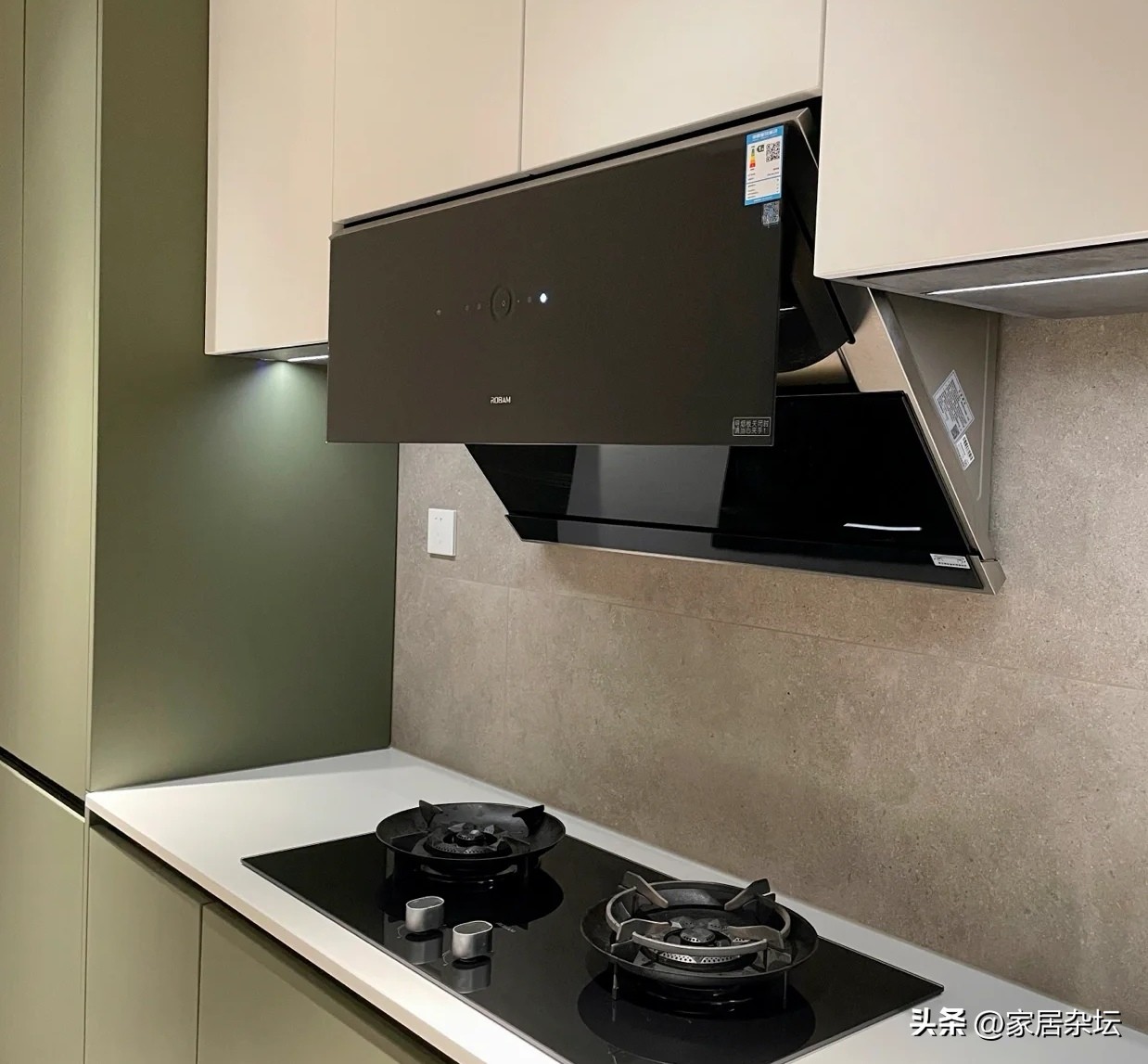 油烟机侧吸和顶侧双吸到底哪个好,油烟机侧吸和顶侧双吸哪个吸力好