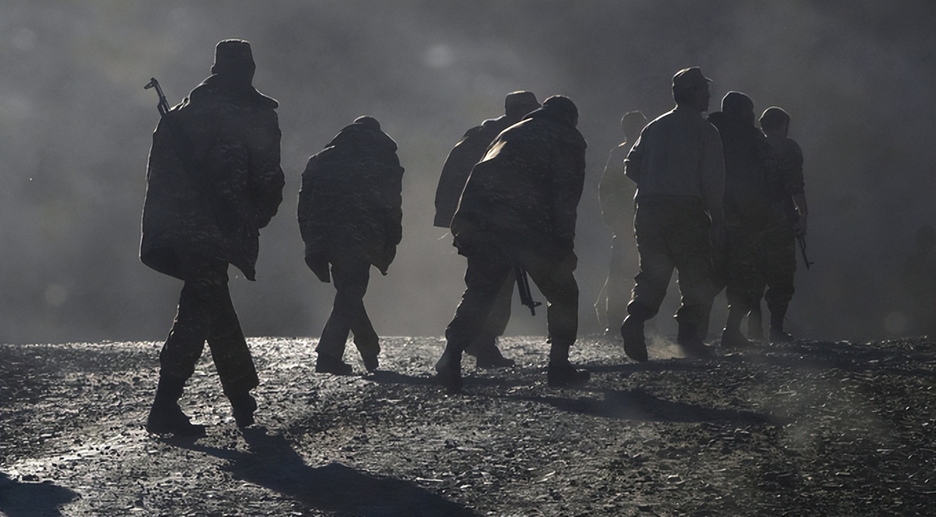 纳卡冲突中阿塞拜疆兵力,纳卡冲突和俄乌冲突对比