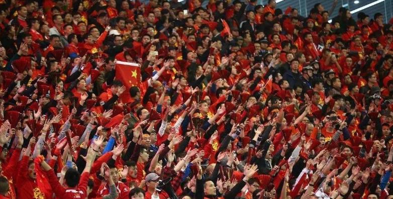国际足联为了中国足球真是拼了,国际足联夸奖中国球迷