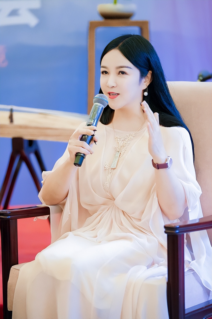 古筝演奏家袁莎的作品,古筝名家袁莎演奏的歌曲大全