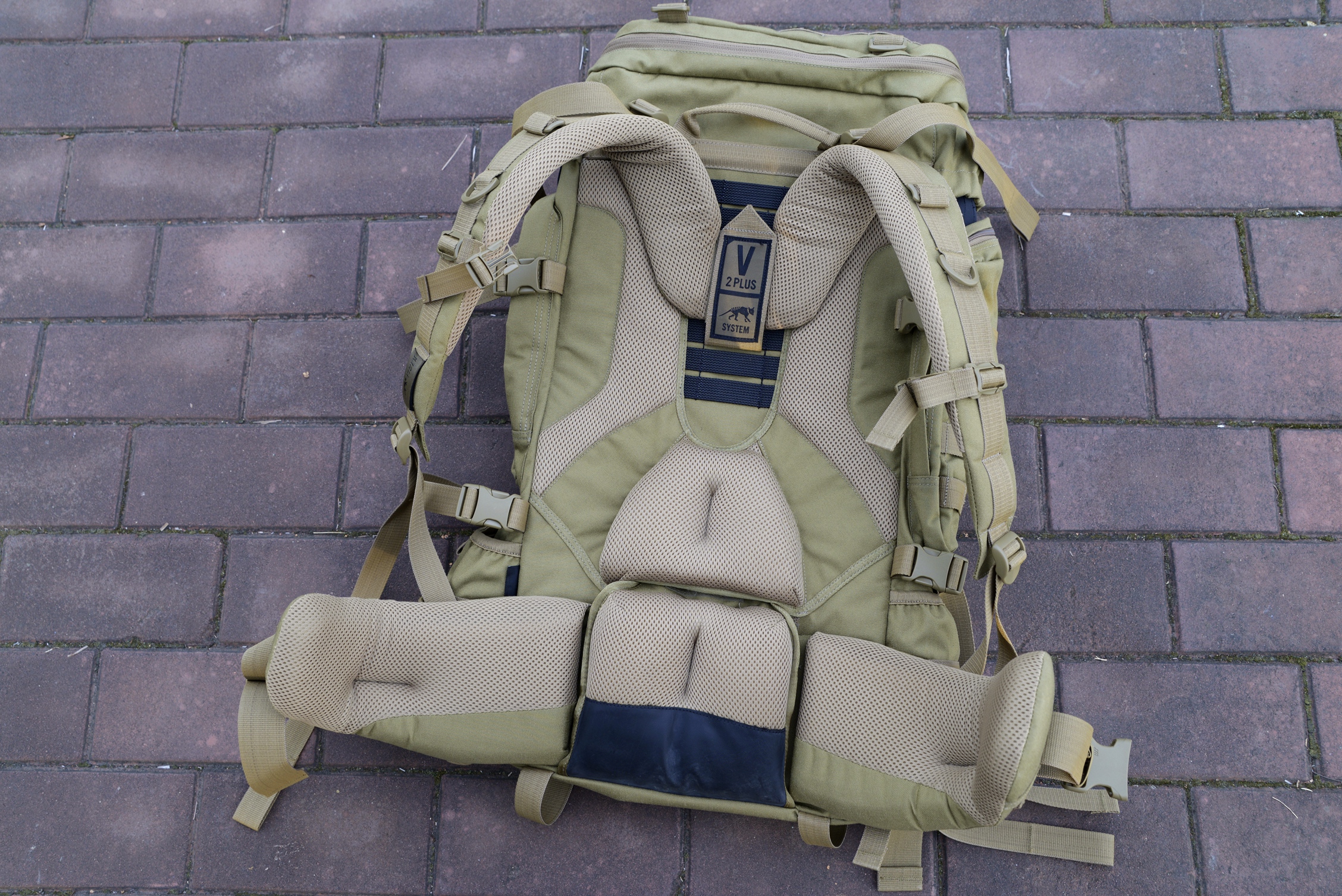 塔虎15l背包对比赫利肯背包,塔虎45l模块化战术背包橄榄绿