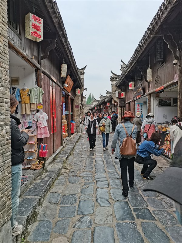 合肥三河古镇值不值得去,三河古镇人力车值不值得坐