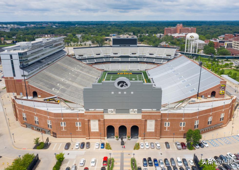 2022美国名校排名前十名大学,2024美国最顶尖的10所公立大学