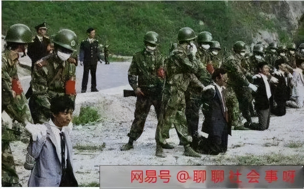 江苏“716”抢劫轮奸案，40名乘客无一反抗，两名女性惨遭8人性侵