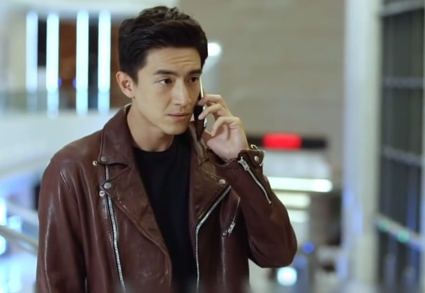 尴尬不失礼貌的微笑林更新,林更新不演戏吗