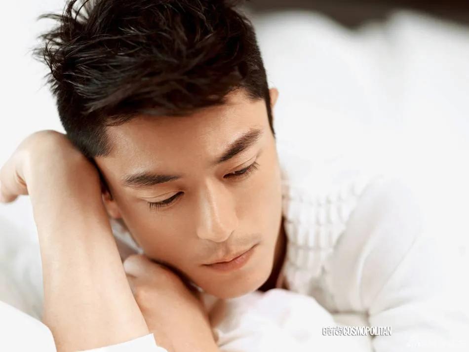 眼距宽却很好看的男明星,眼睫毛特别长的男明星