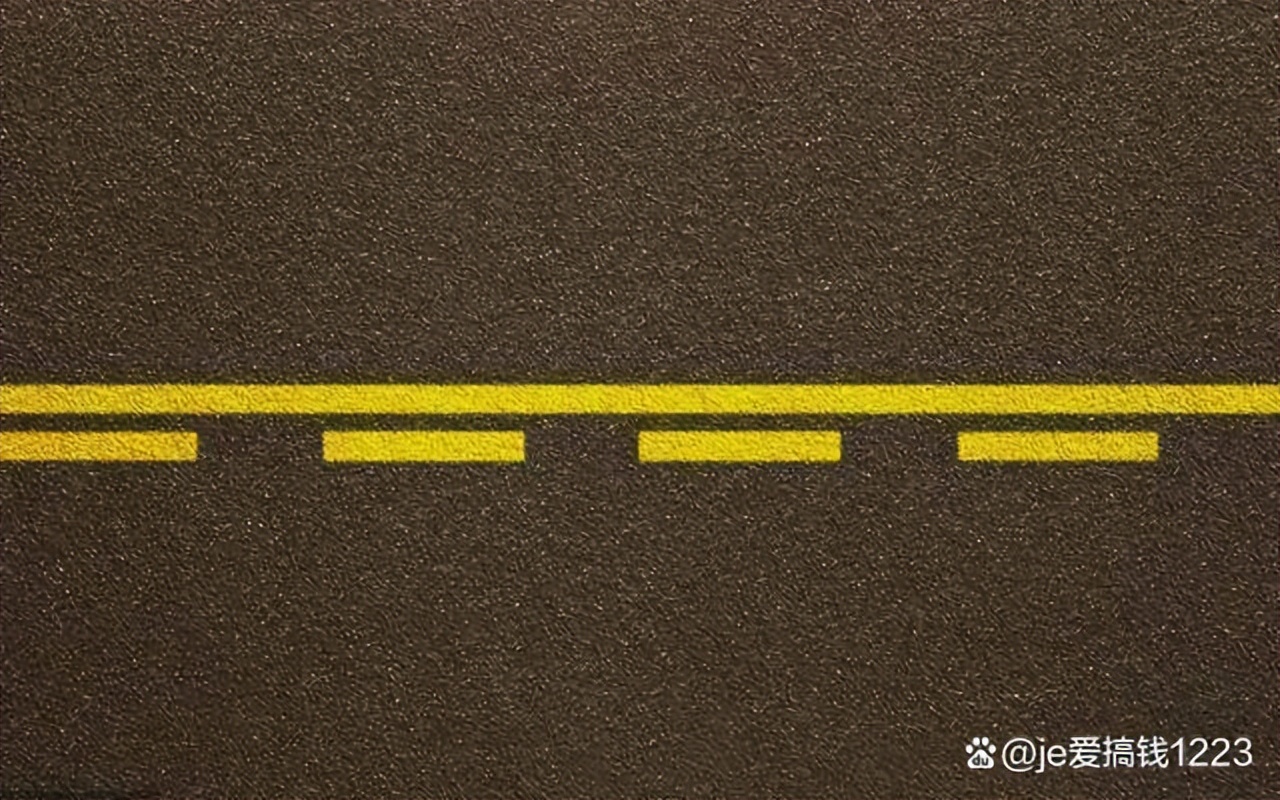 双黄线一边虚线是红灯可以掉头吗,掉头处双黄实线可以压线掉头吗