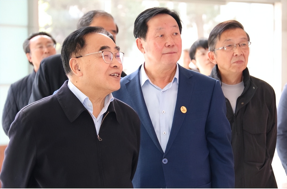 促进中医药传承与创新发展的意见,以科技创新引领中医药发展