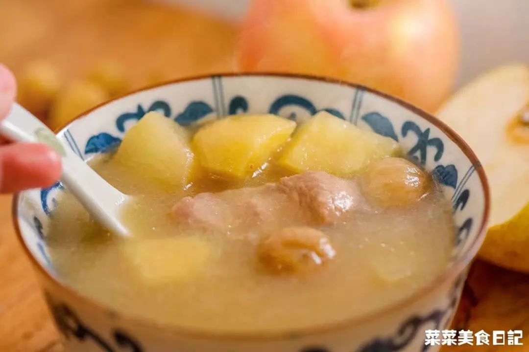 别一咳嗽就心慌！这一碗2步搞定，喝完喉咙都舒爽了