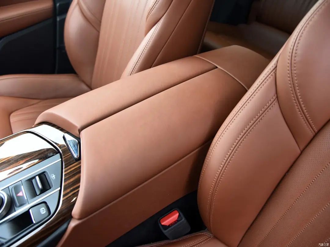 狂飙陈书婷霸气时刻,狂飙陈书婷开的车